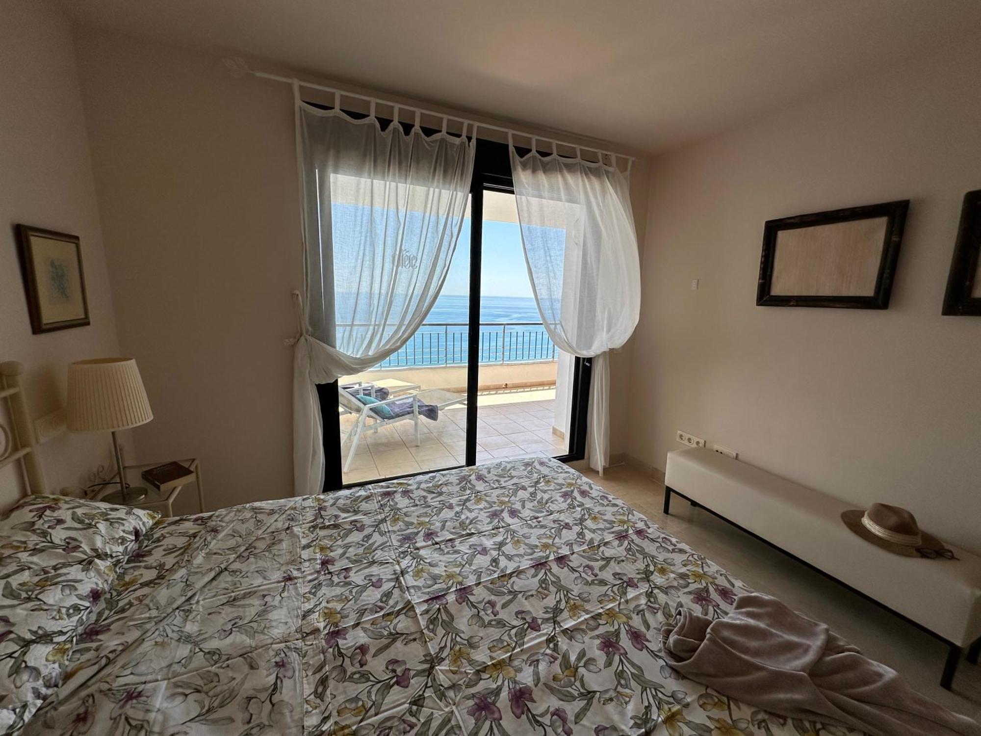 Apartamento Frente Al Mar Con Parking Privado Torrox Exterior foto